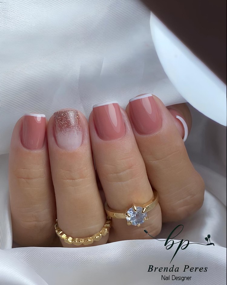 Nail art rosa queimado com francesinha e glitter(formato: quadrado tamanho: curto)