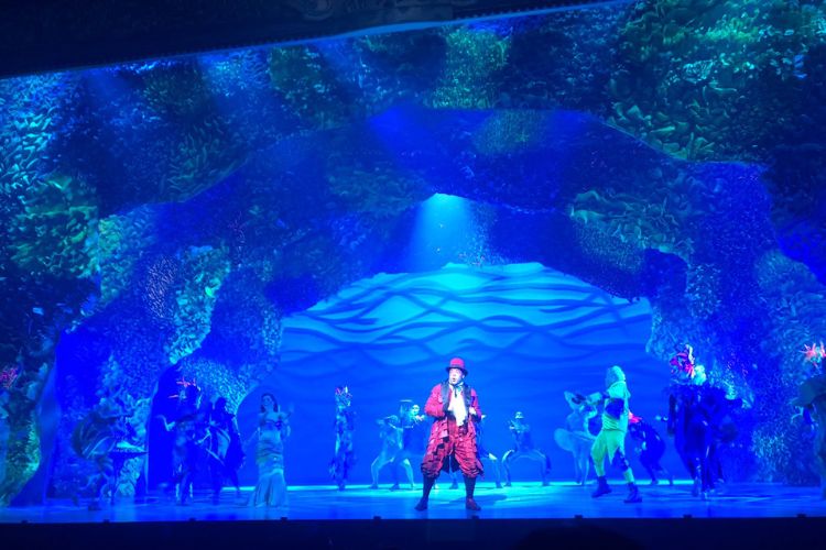Cena de "Nosso Mar" no musical