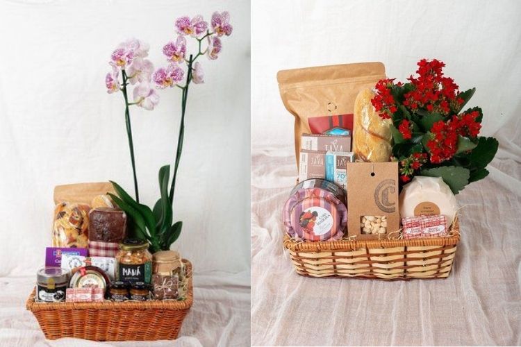vasos de flores em presente para avós