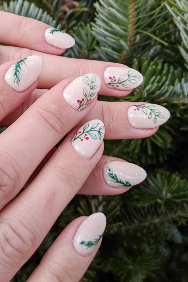 Foto com inspiração de unha para o Natal.