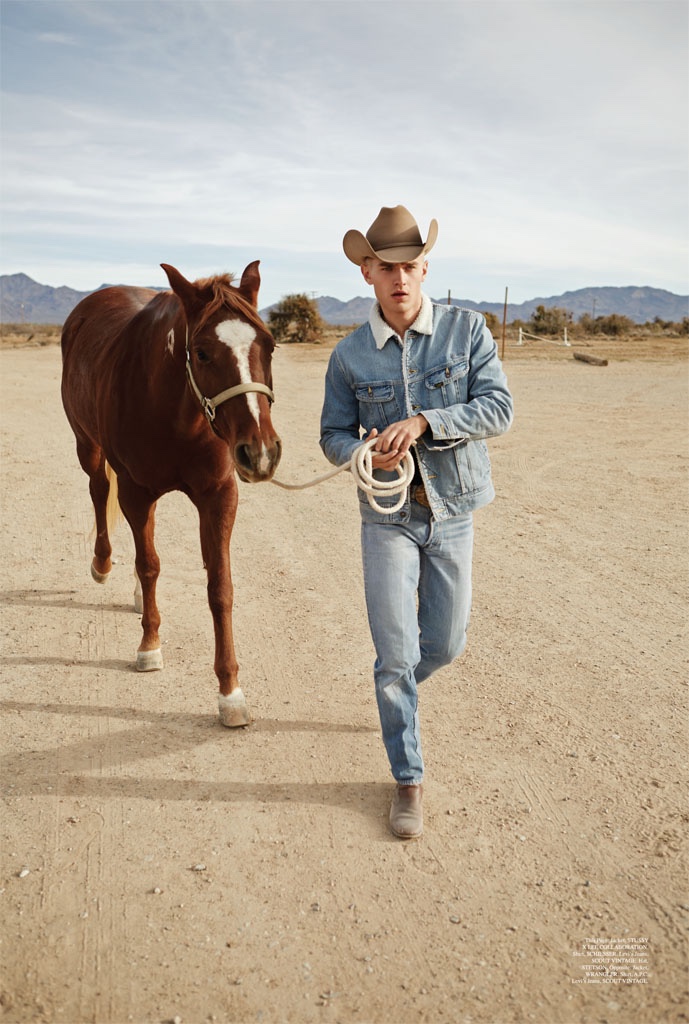 Homem com look jeans country