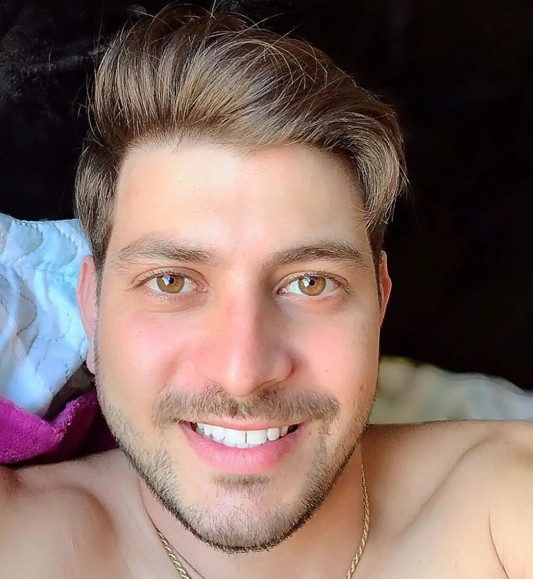 Aparece Caio, em selfie tirada antes de entrar no BBB.