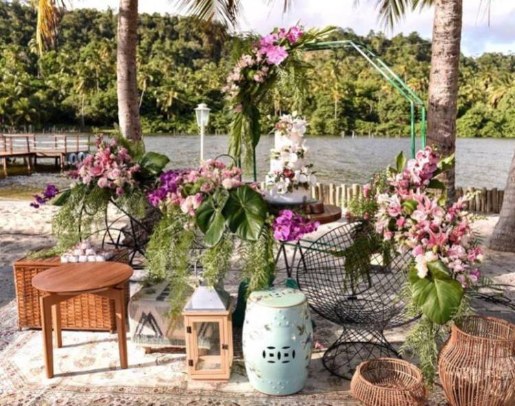 flores roxas para casamento