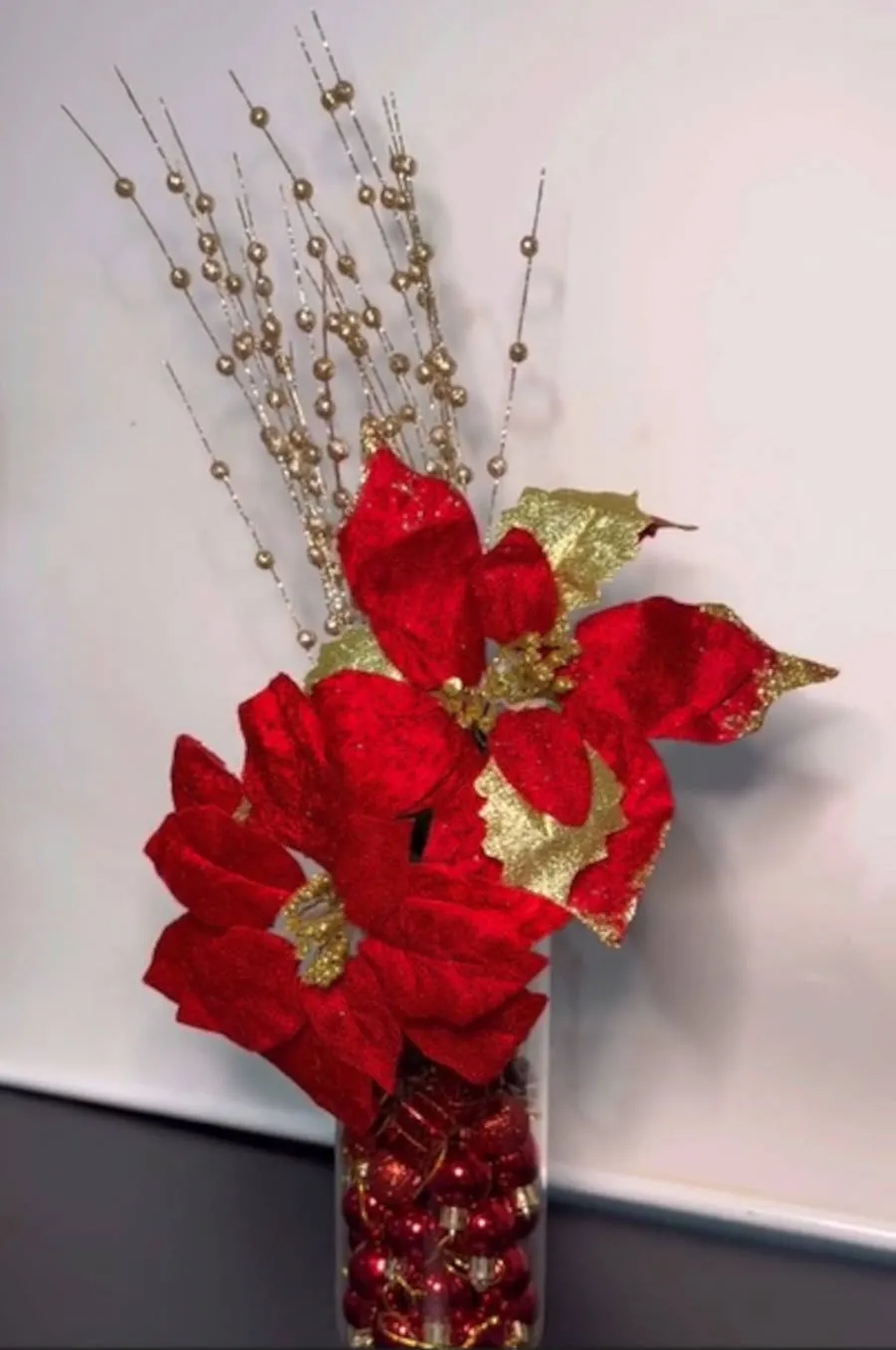 Arranjo de Natal pronto em pote de vidro.