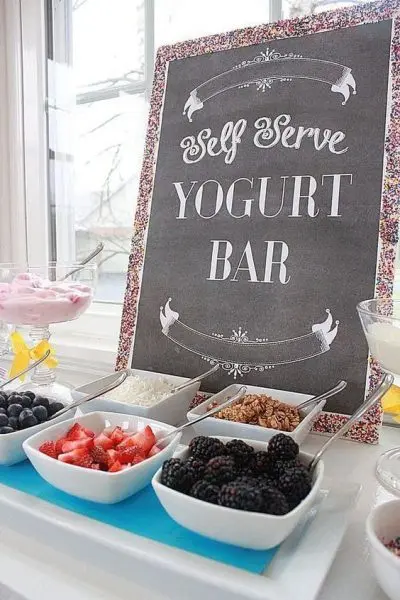 Bar com petisqueiras com frutas