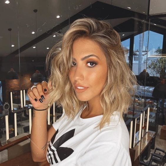 Cabelo médio de Gabi Brandt