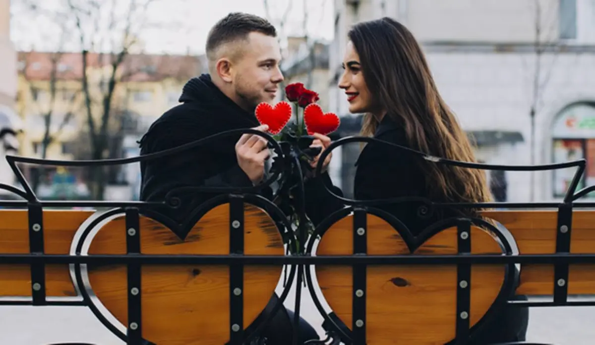 Foto de casal apaixonado.