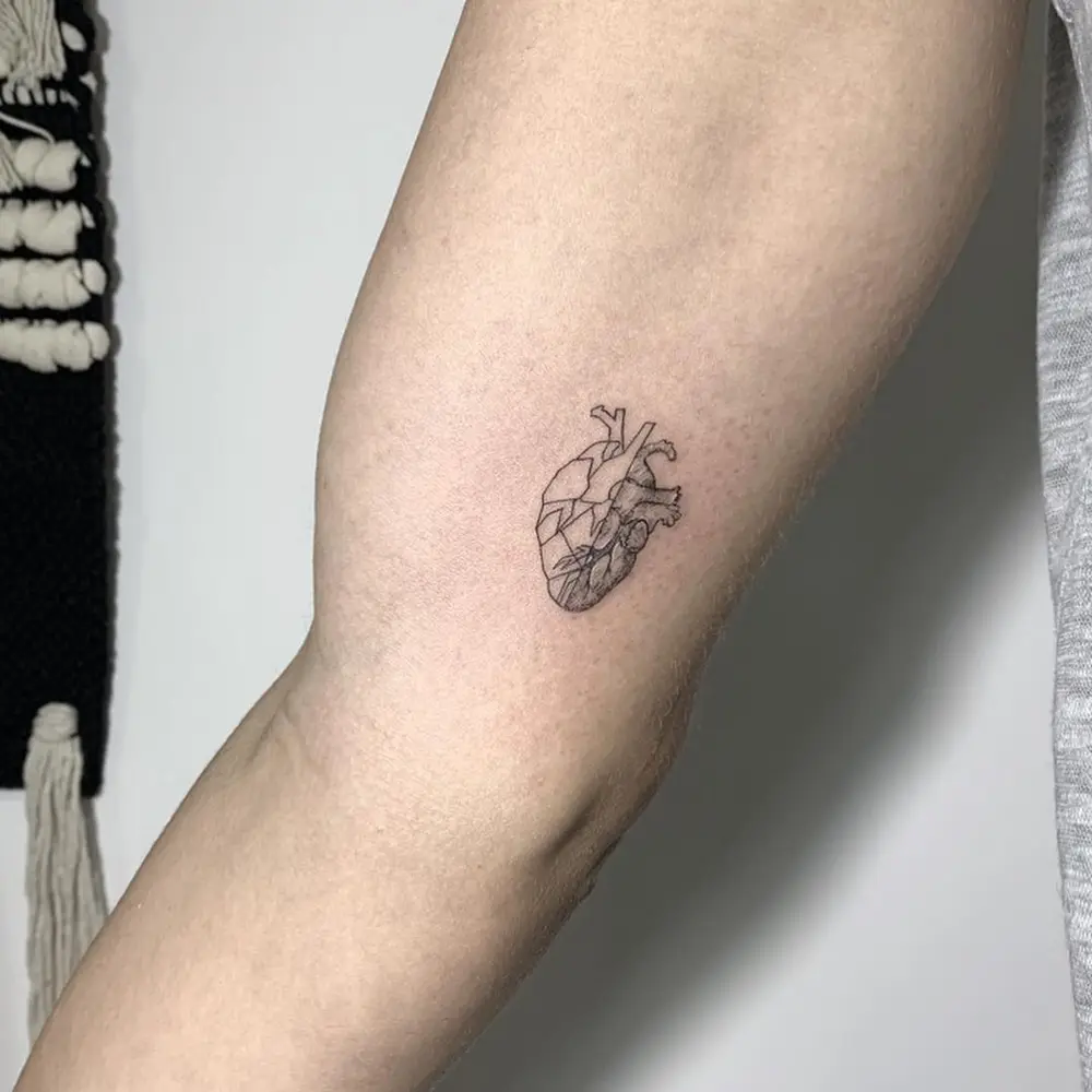 Enzo Celulari tatuagem com a mãe.