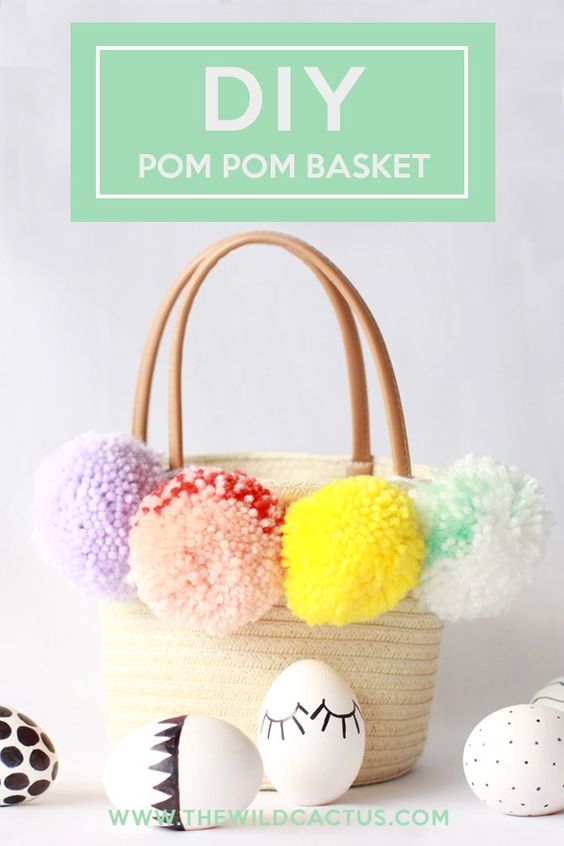 Cesta de Páscoa com pompons coloridos