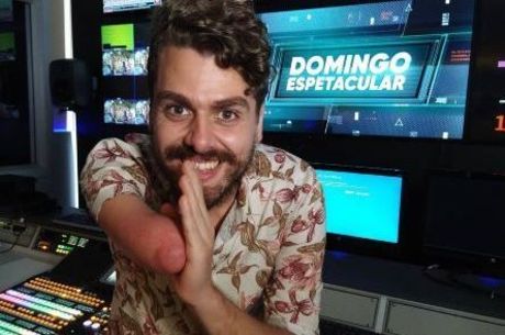 Daniel Toko, jornalista do Domingo Espetacular e participante de A Grande Conquista com agenesia