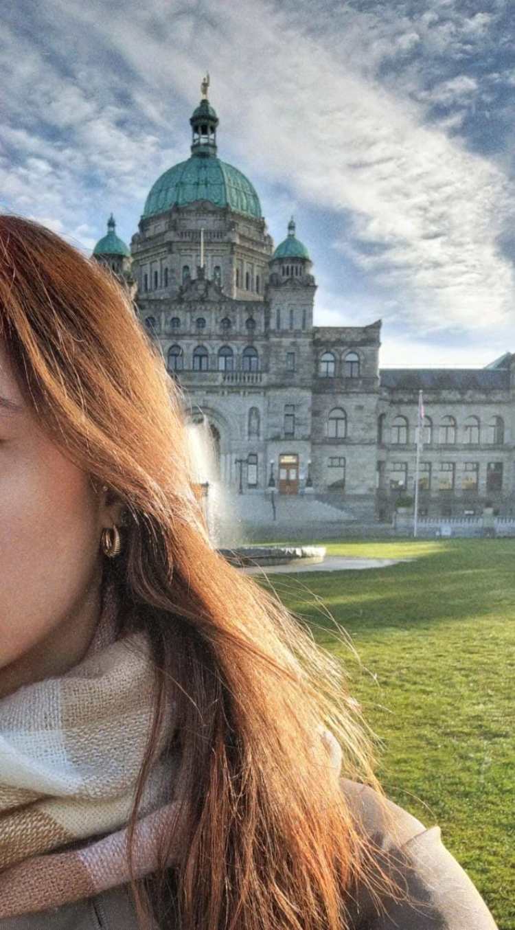 foto de prédio histórico em victoria, canada