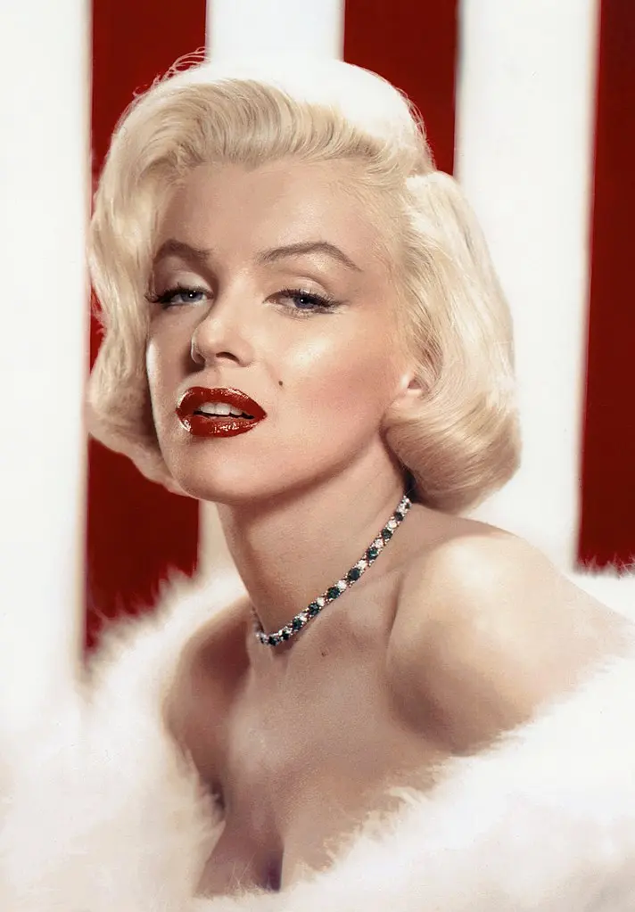 Marilyn Monroe em estilo pin-up em 1953. Marilyn Monroe em estilo pin-up em 1953.