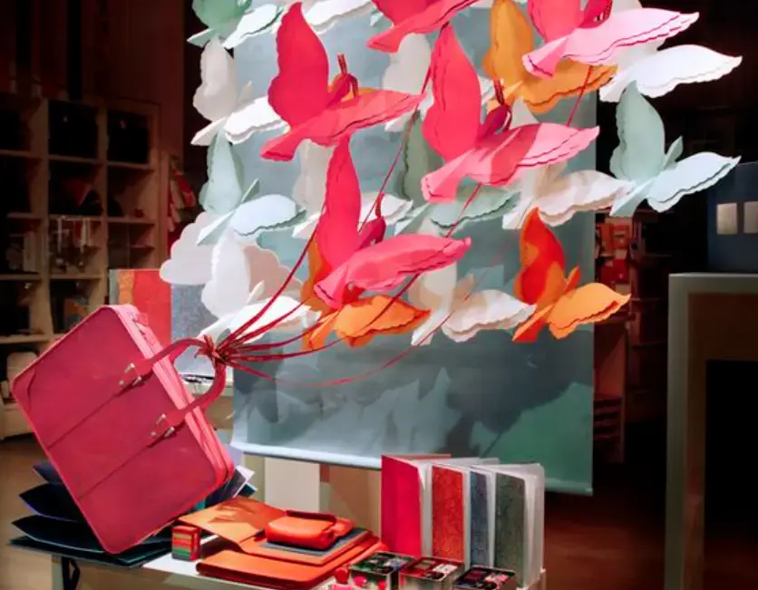 Inspiração para vitrine temática liberdade 