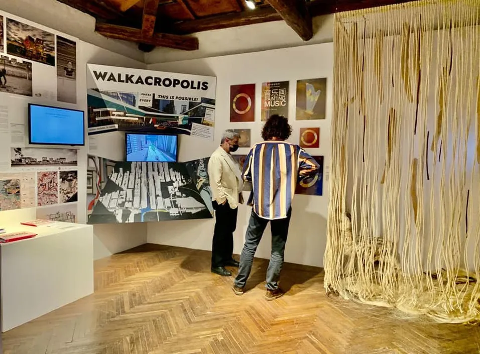 Foto da mostra da Saphira & Ventura Art Design e Architecture em evento simultaneo a Bienal de Veneza em Veneza