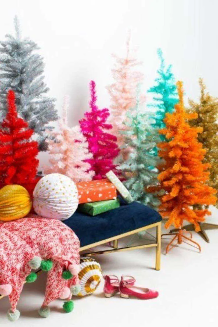 Árvores de Natal coloridas