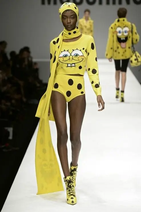 Look Moschino Bob Esponja