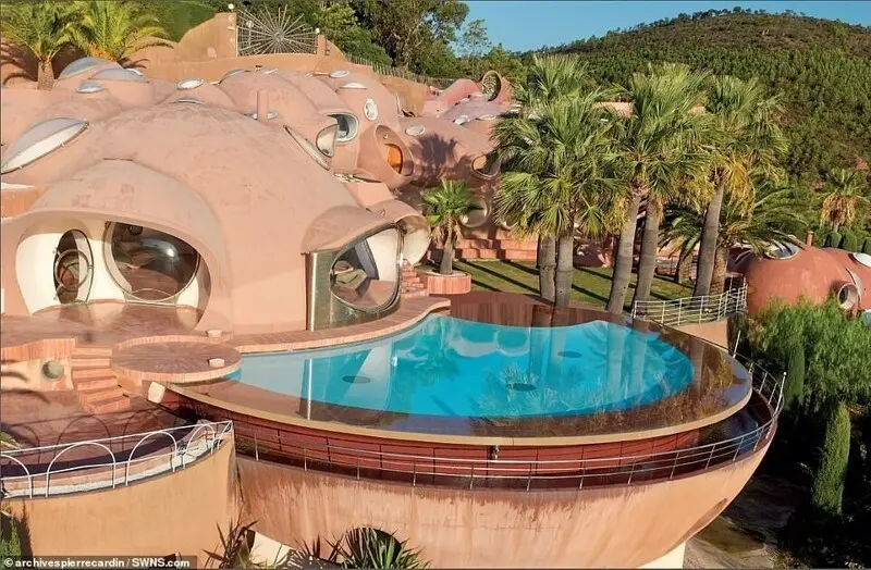casa de Pierre Cardin