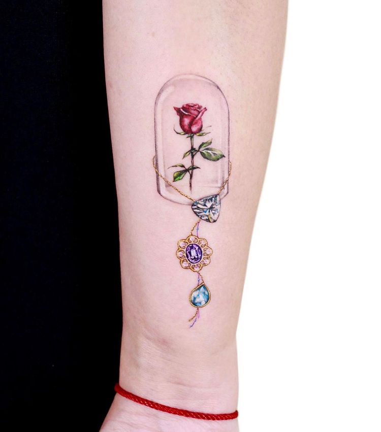 tatuagem que imita pedras preciosas