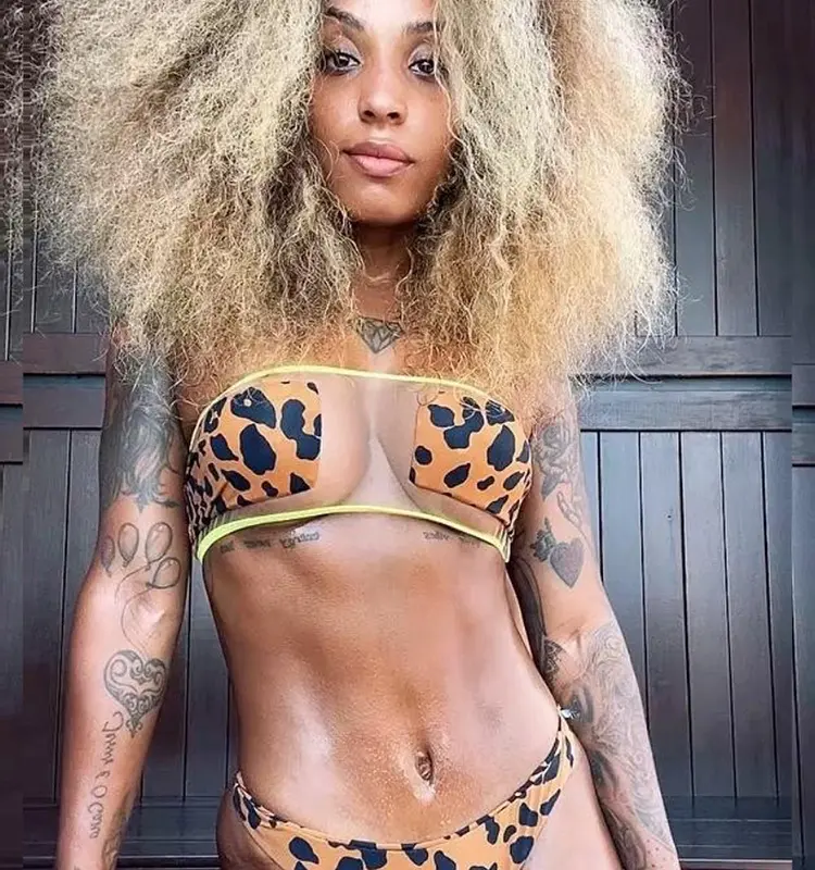 Nanah Ilha Record biquini