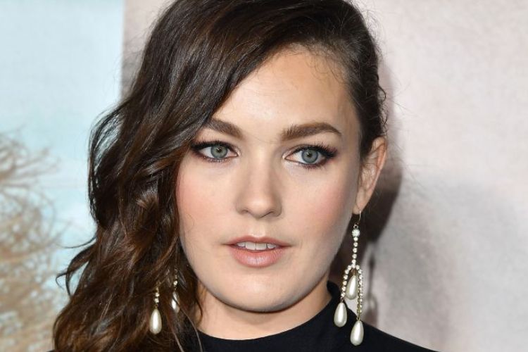 Virginia Kull será Sally Jackson