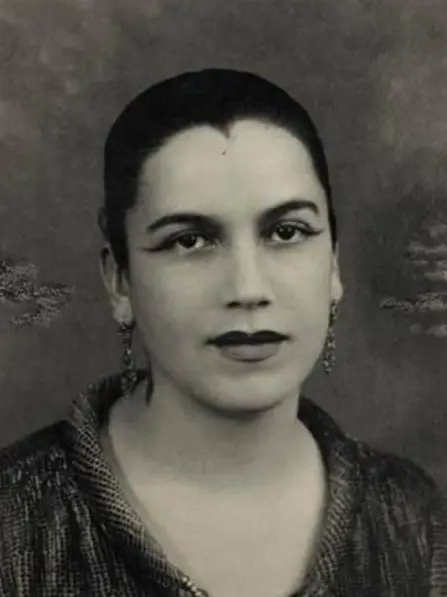 Vestido de Noiva Tarsila do Amaral: Foto preto e branco da pintora