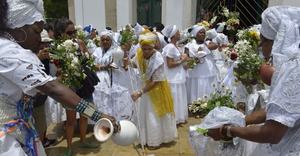 Salvador-celebra-a-lavagem-das-escadarias-do-Bonfim