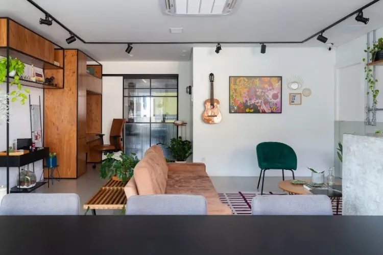 Foto de sala de estar de apartamento decorado com estilo industrial