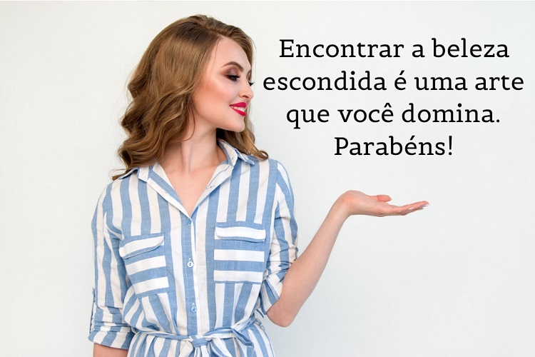 mulher apontando para uma das frases para profissionais da beleza