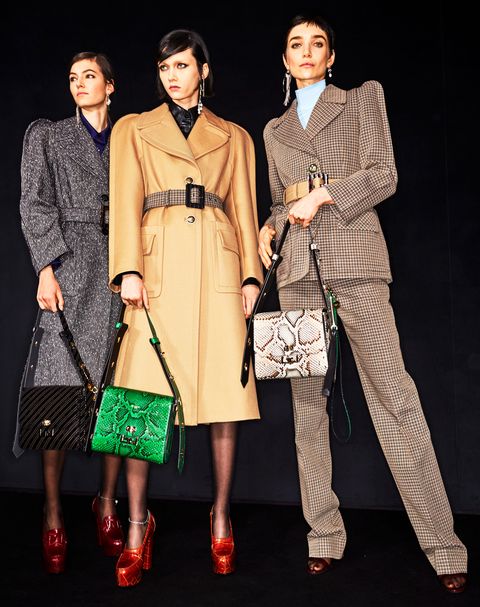aqui temos power dressing nos dias atuais