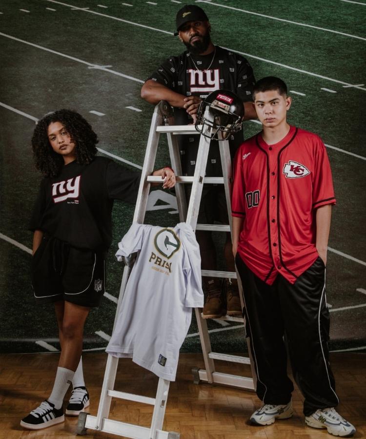 3 modelos usando peças com modelagem oversized da marca Prison