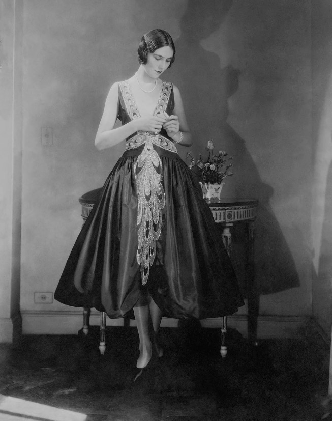 Vestido no estilo Robe de Style de Jeanne Lanvin.