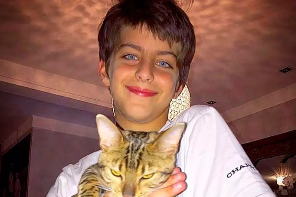 Lucas filho de Isabelli Fontana e Henri Castelli