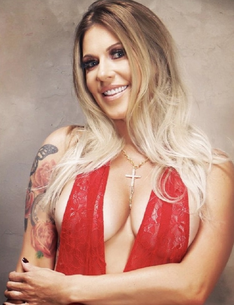 foto de antonela com body vermelho