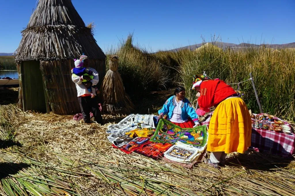 Peru-Floating-Islands-Shopping