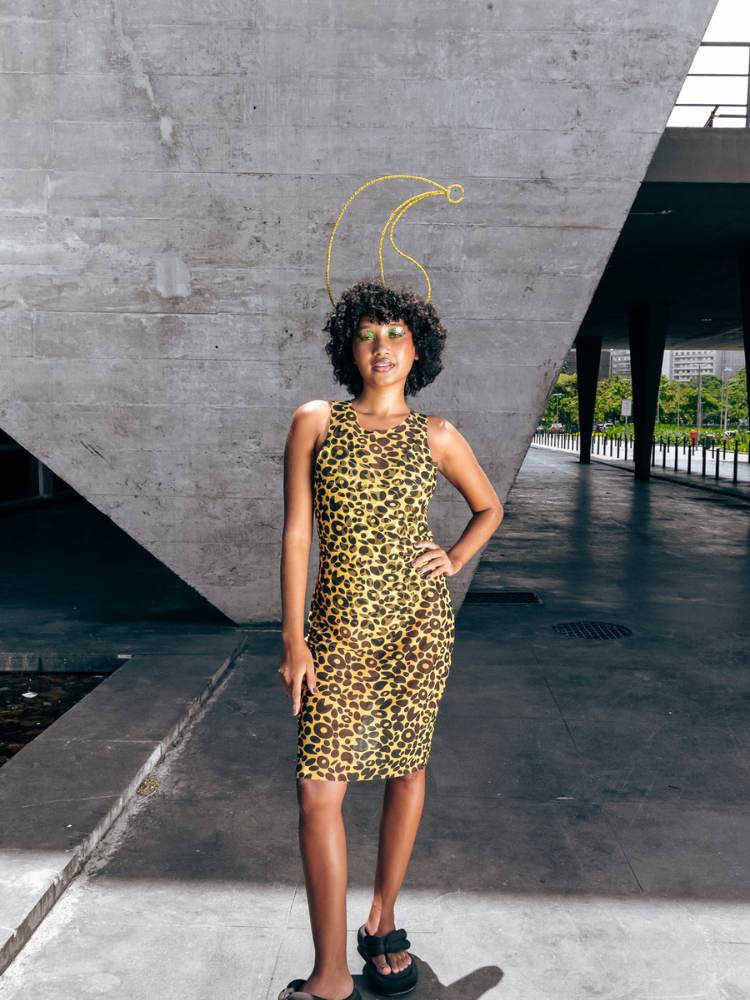 Mulher d epele negra ocm vestido midi de onça