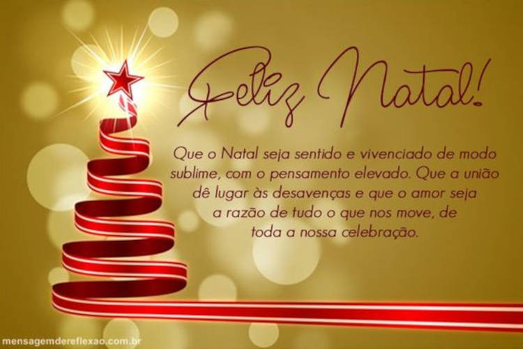 Cartão virtual de fundo dourado com desenho de árvore de Natal de fita vermelha de frase: Que o Natal seja sentido e vivenciado de modo sublime, com o pensamento elevado. Que a união dê lugar às desavenças e que o amor seja a razão de tudo o que nos move, de toda a nossa celebração. 
