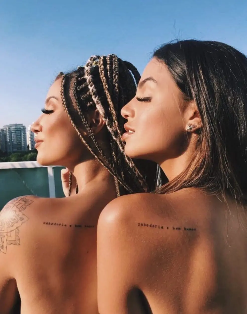 Foto tumblr de amiga tatuagem de frase igual 