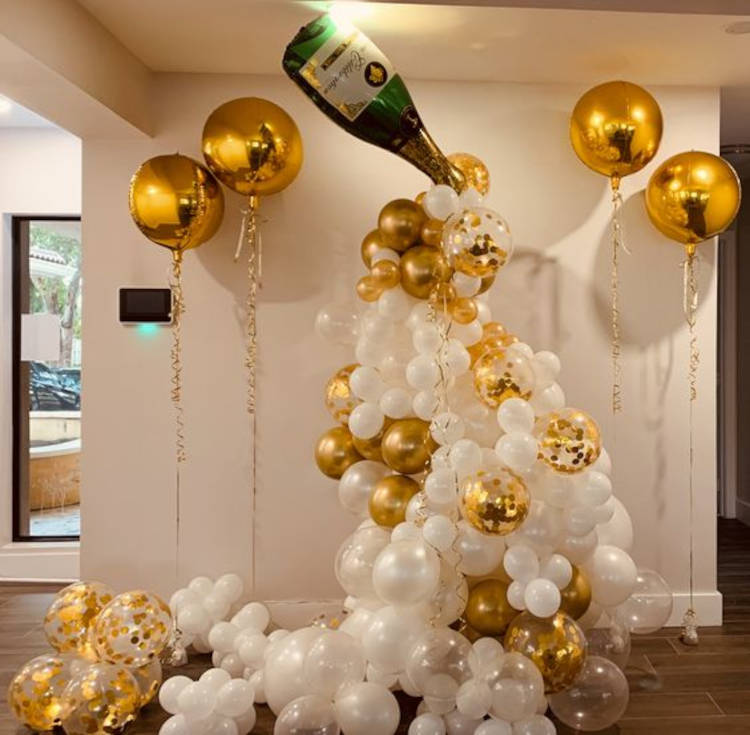 Decoração com bexiga.
