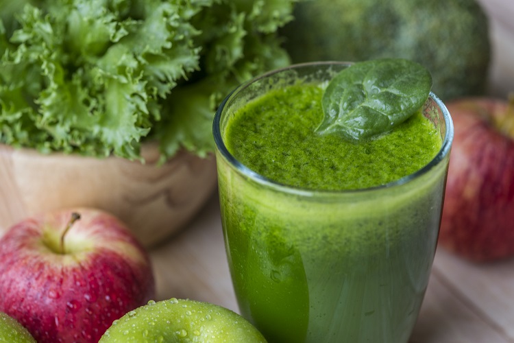 copo de suco verde
