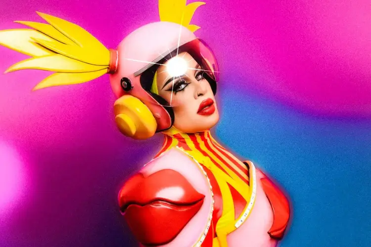 Gloria Groove faz referências à carreira de Xuxa