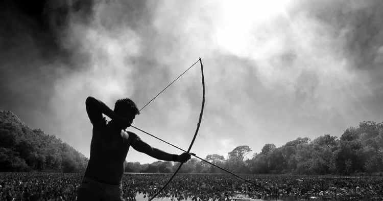foto de indígenas exposta na Kobbi Gallery