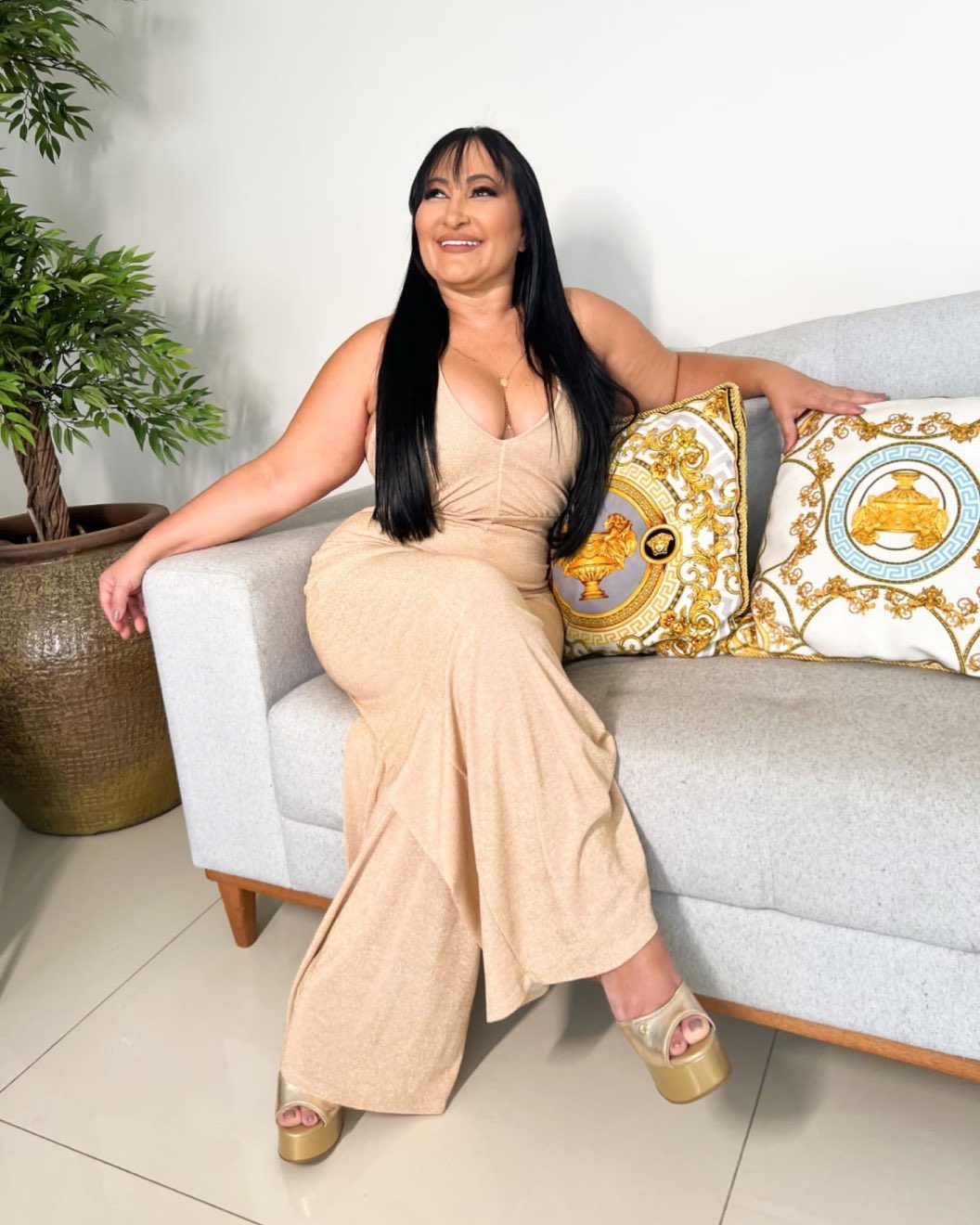 Mãe de Deolane, Solange Bezerra