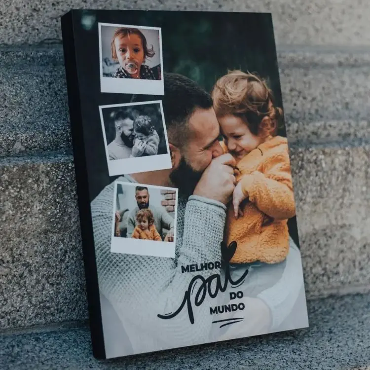Um quadro personalizado com três fotos pixeladas e a frase “Melhor Pai do Mundo” em destaque, sugerindo um presente sentimental.