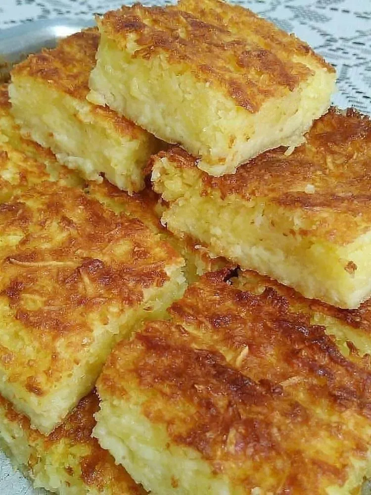 Pedaços de bolo mané pelado