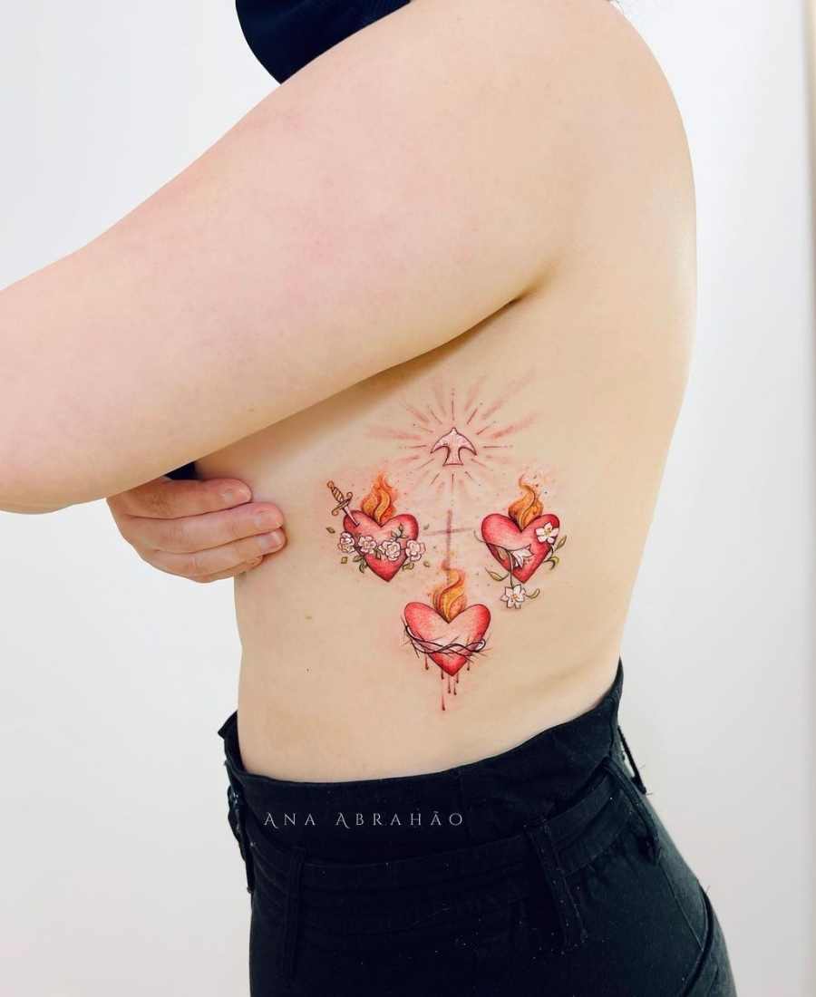 foto de tatuagem religiosa de uma pessoa.