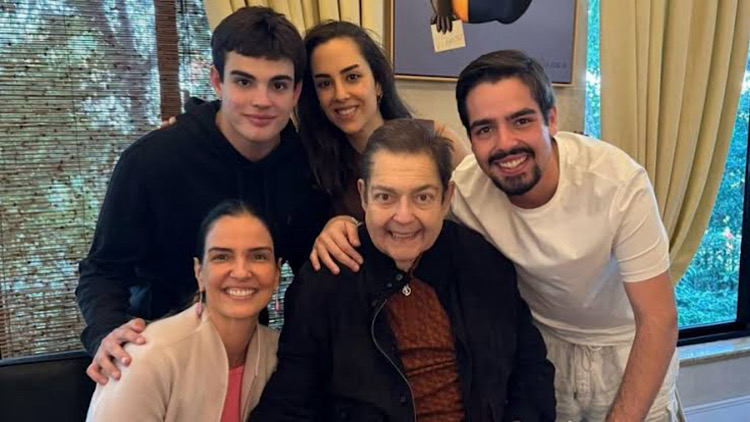 Faustão passou por mais dois transplantes nessa última semana.