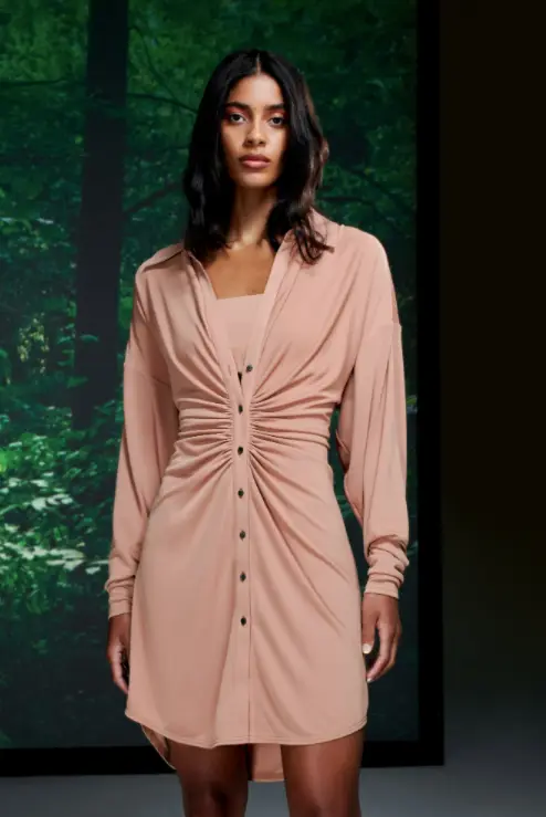 Vestido confortável chemise de malha de veludo com franzido na frente