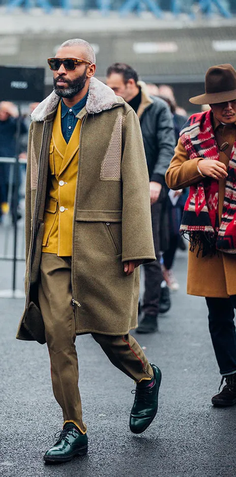 moda homem - looks com cores vizinhas