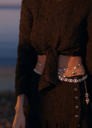 Já aqui Foto de cinto de corrente da coleção Chanel Cruise Collection 2021