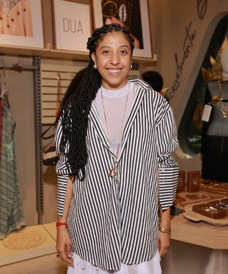 Estilista Camila Oliveira, da Dua, uma das marcas do projeto Mãos da Moda, da Riachuelo com a Nordestesse